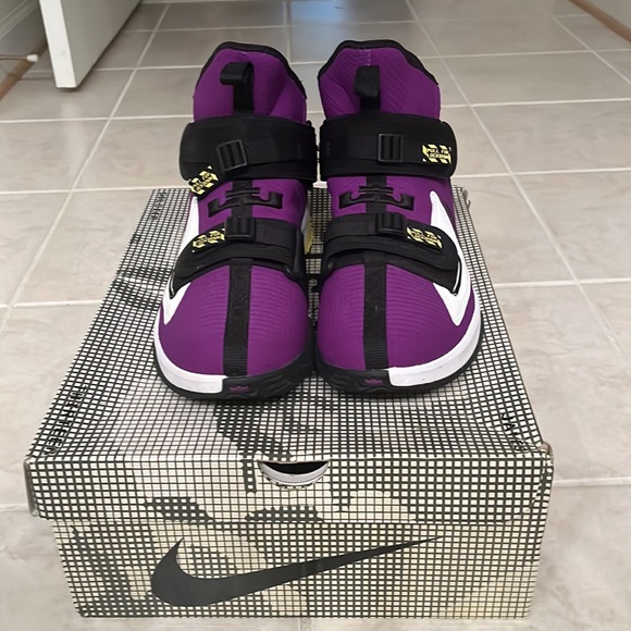 only been worn twice, basically brand new